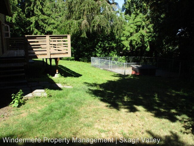 Building Photo - 3 br, 2.5 bath House - 4101 Pueblo Heights