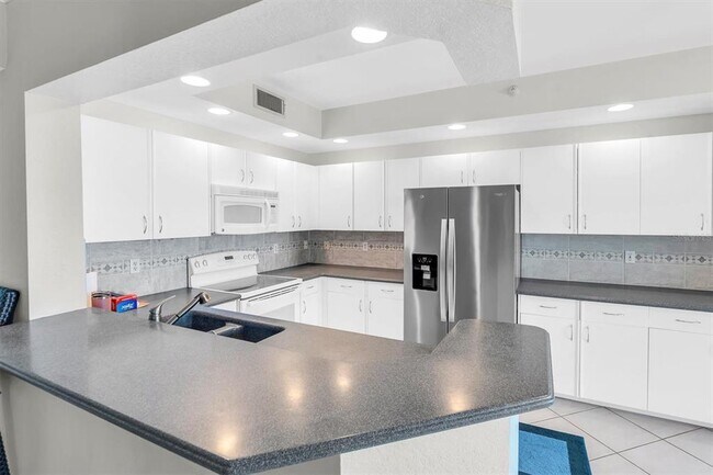 Building Photo - 4830 Osprey Dr S