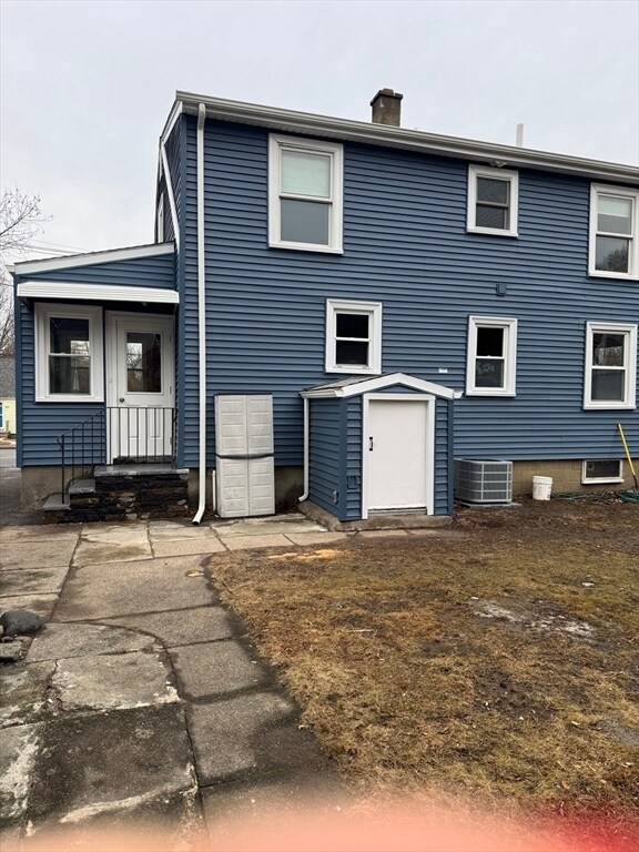 Foto del edificio - 324 Lowell St