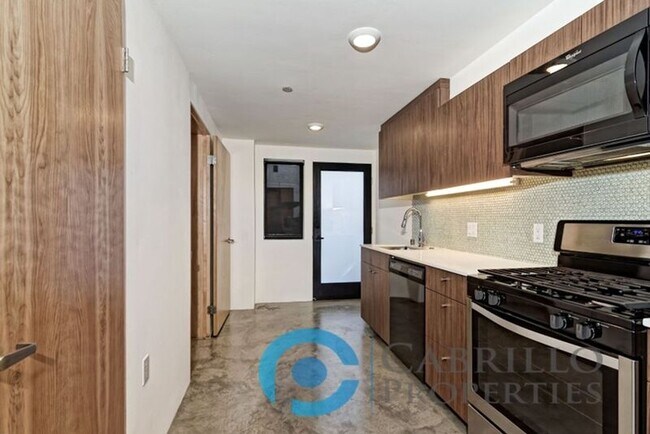 Foto del edificio - 2870 Fourth Ave