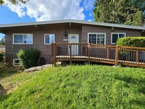 Building Photo - 16426 SE 9th St