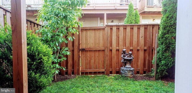 Building Photo - 21782 Harroun Terrace