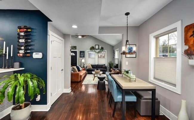 Foto del edificio - 4424 Bridge Ave