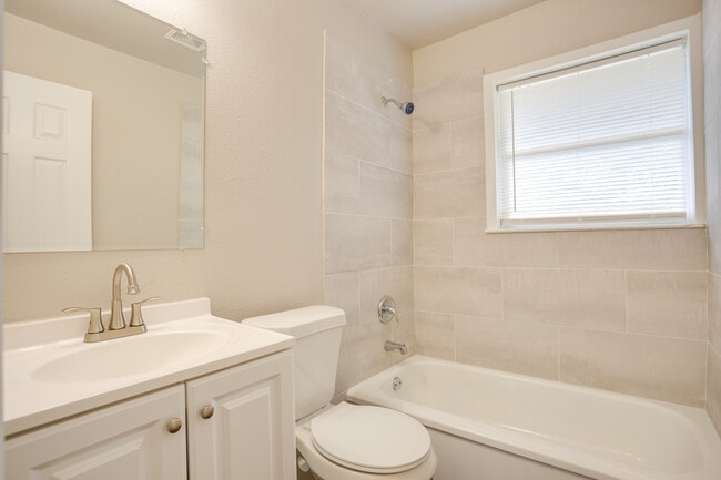 Foto del edificio - 104 W Reno Rd