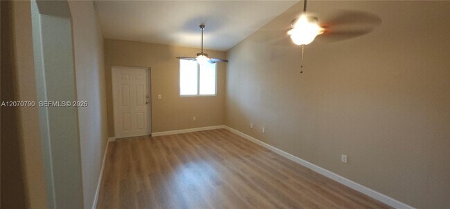 Building Photo - 1662 SE 27th Dr