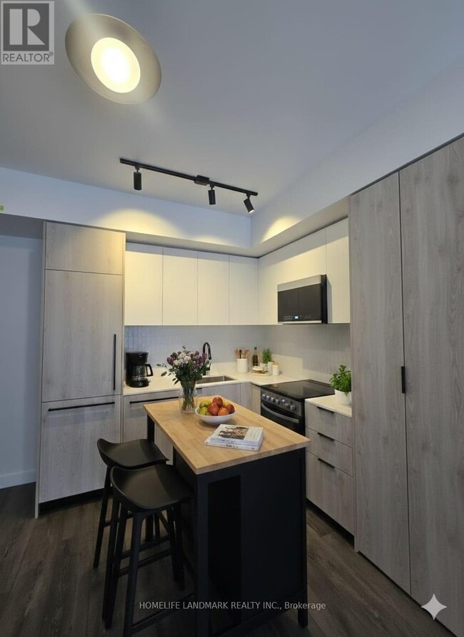 Building Photo - 1635 Military Trail