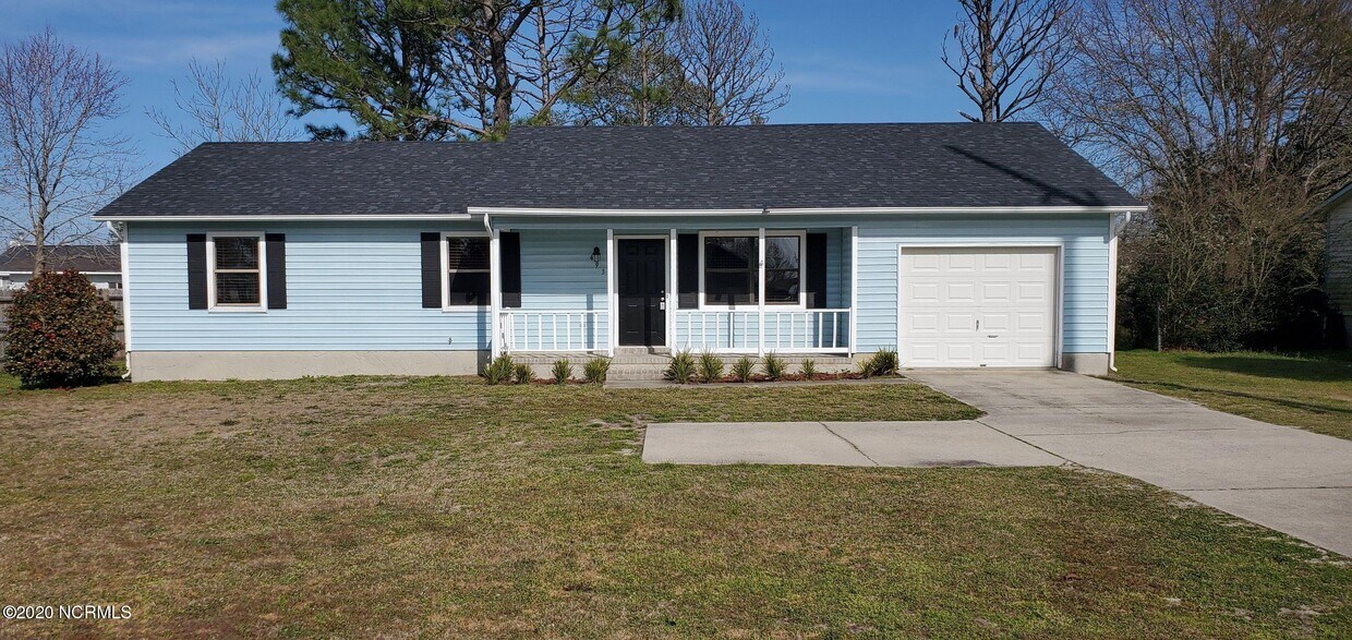 Primary Photo - 493 Sand Ridge Rd