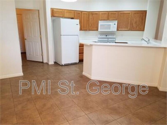 Foto del edificio - 3753 E Canyon Crest Ave