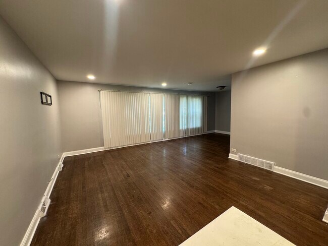Foto del edificio - 15125 East End Ave