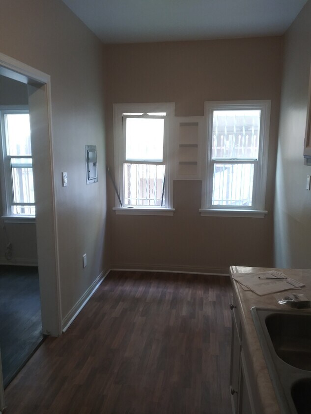 Primary Photo - 457 W 87th St