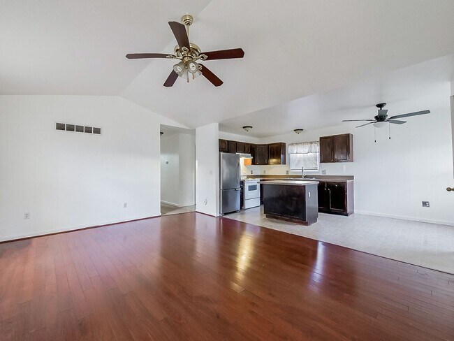 Foto del edificio - COMING SOON! Charming 3-Bedroom Home in the Heart of Pontiac