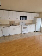 Building Photo - 10617 Westwood Dr SW