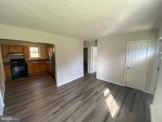 Building Photo - 114 Loch Ln Dr