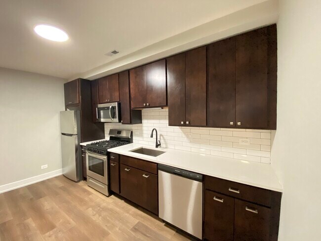 Foto del edificio - 2401 S Homan Ave