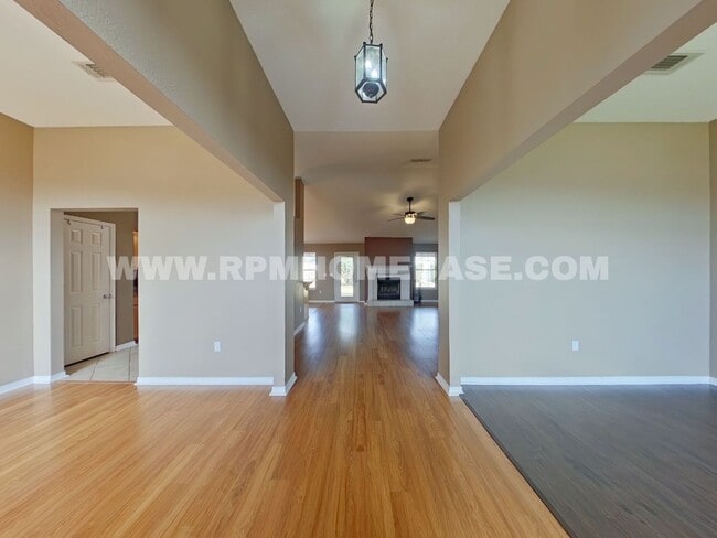 Building Photo - Spacious 4-Bedroom Home in South Crestview – Perfect Location Near Bases