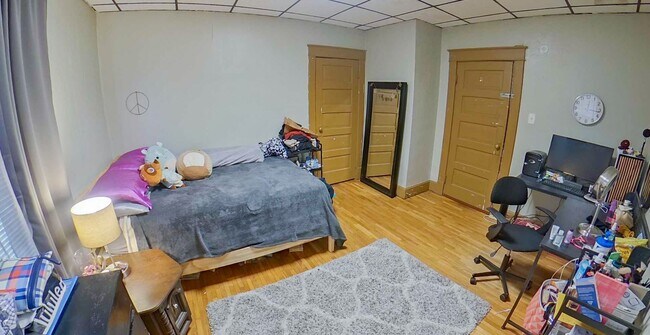 Building Photo - 1014 Bluemont Ave