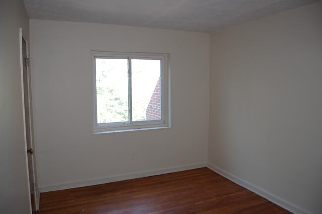 Building Photo - 2124-2126 Monroe Ave Rochester NY