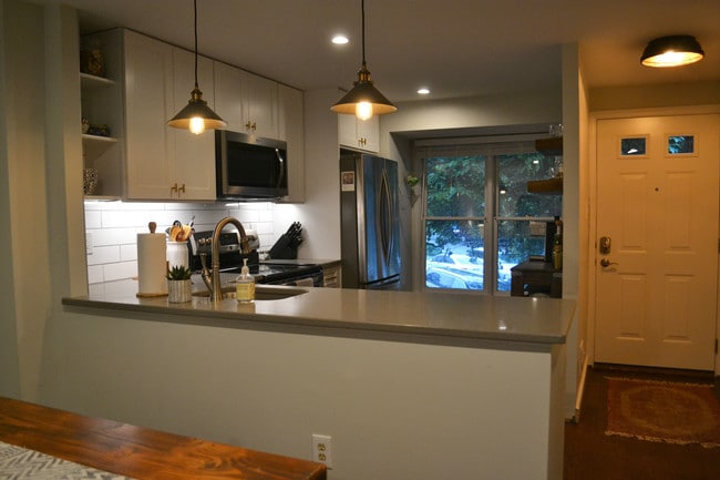 Building Photo - 1670 Oaktree Ct