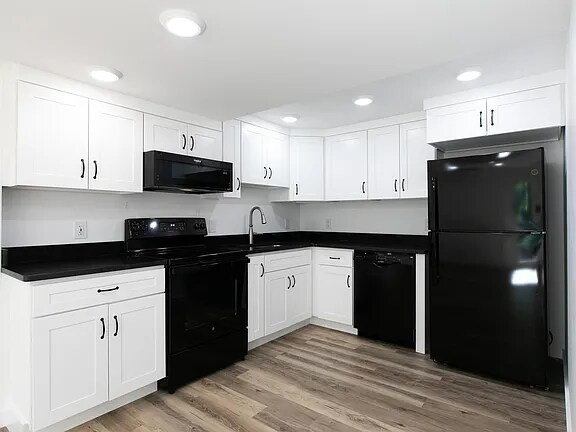 Kitchen - 1424 Forest Ridge Rd