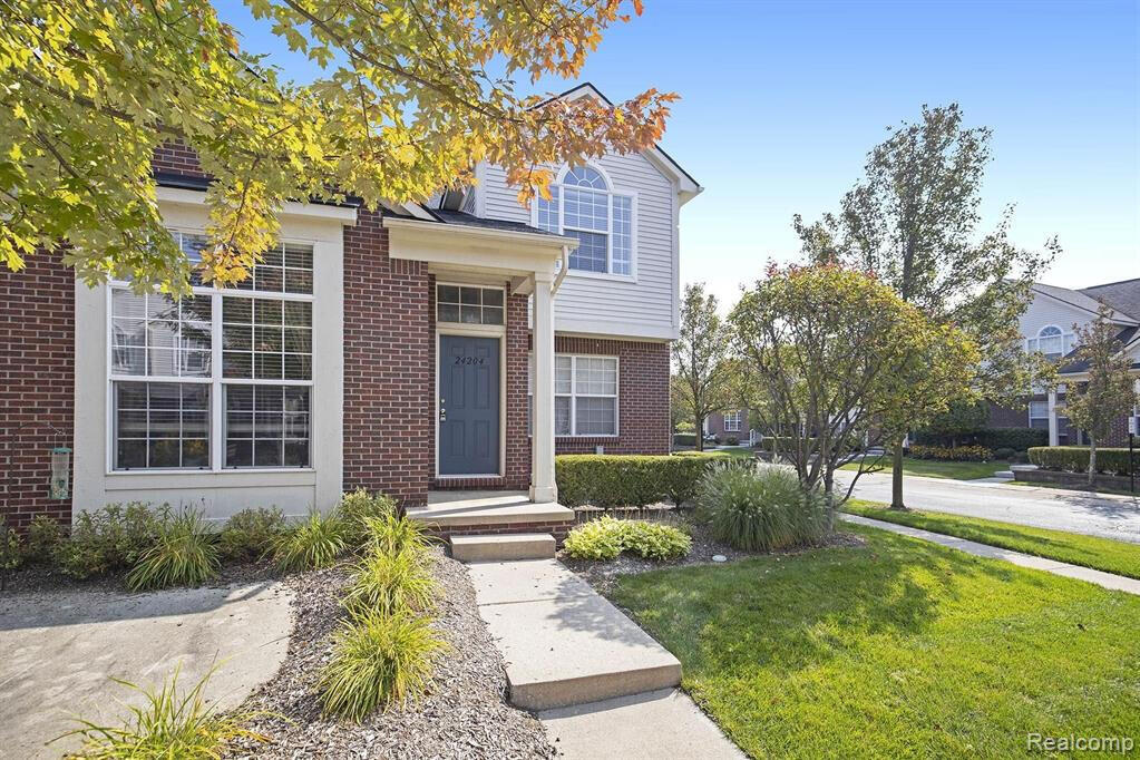 Foto principal - 24204 Alexa Dr