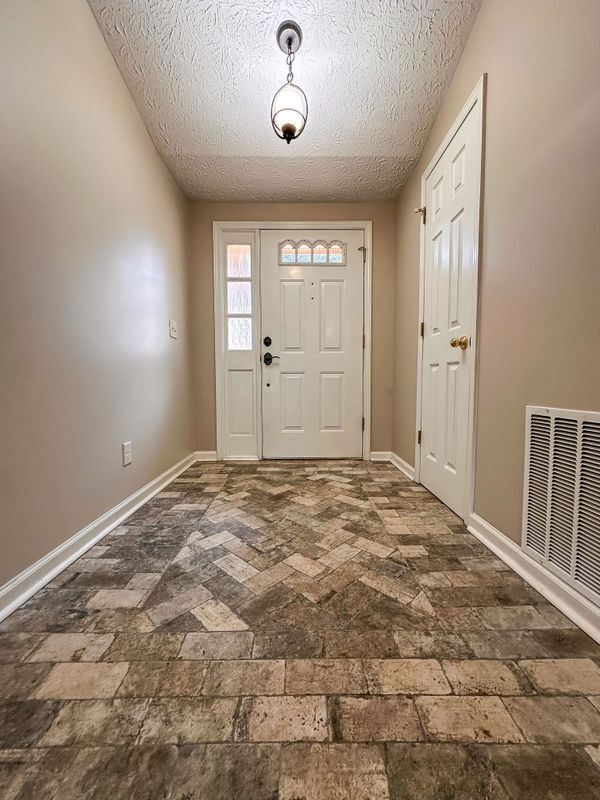 Building Photo - 3552 Plum Creek Trail NW