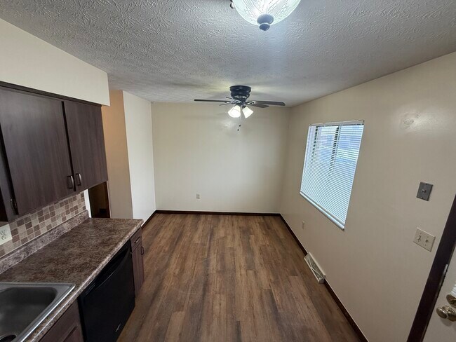 Foto del edificio - 3209 Cedar Grove Pl S