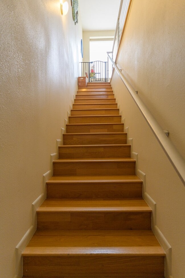 Building Photo - 100 Harbor St