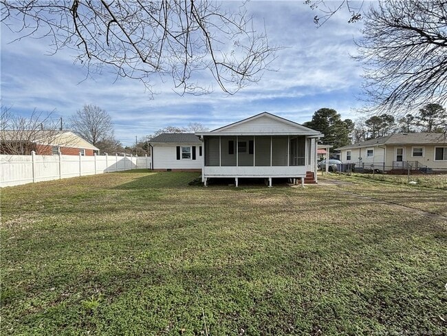 Building Photo - 808 Sandalwood Dr