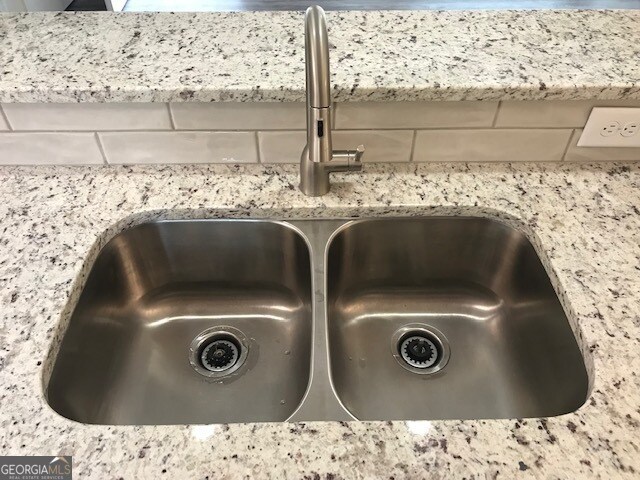 Foto del edificio - 4930 Crowe Dr SE