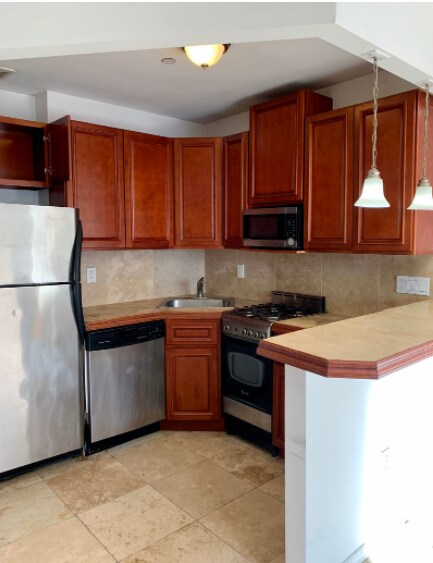 Building Photo - 49 E 129th St
