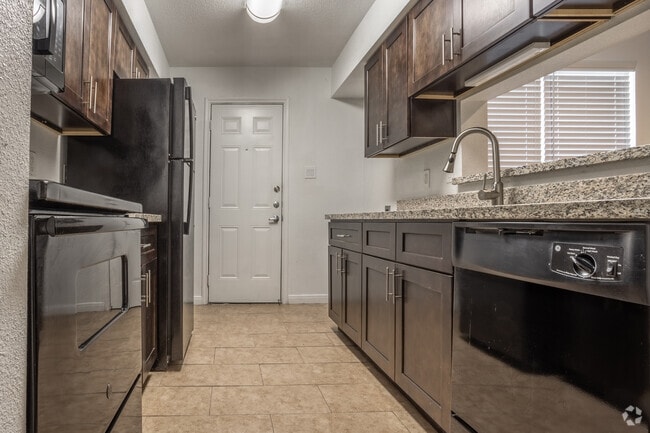 2BR, 2.5BA - 1257 SF (Townhome) - Kingwood Lakes