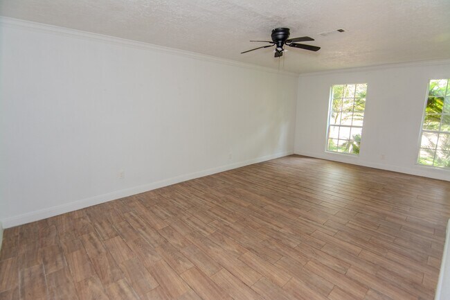 Building Photo - 20335 Fieldtree Dr