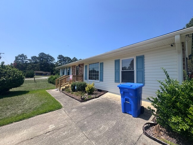 Foto del edificio - 7363 Hyannis Dr