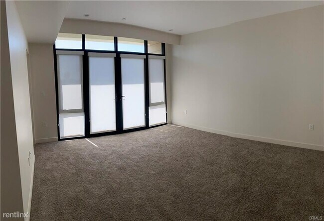 Building Photo - 503 N Santa Anita Ave
