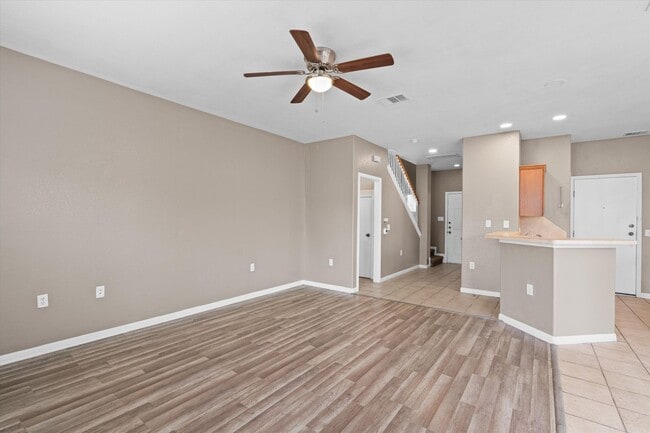 Building Photo - 7502 Lazy Creek Dr