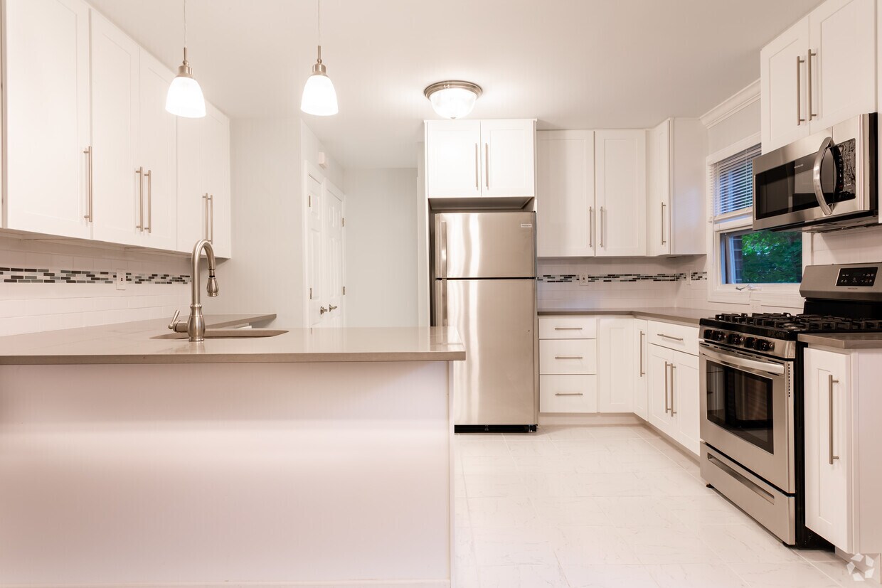 Constantine Village 26 Constantine Pl Summit, NJ