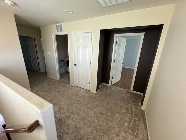 Building Photo - 2675 Stonecrop Ridge Grv