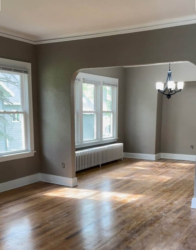 Livingroom Full - 615 4th Ave NE