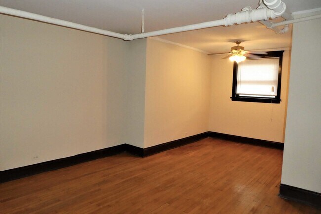 Foto del edificio - 6559 N Greenview Ave