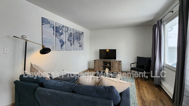 Foto del edificio - 525 7th Ave E