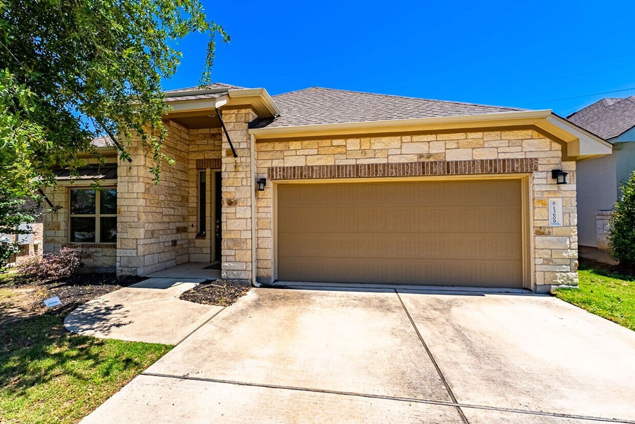 Primary Photo - Charming Cedar Park Retreat: 3-Bedroom Hom...