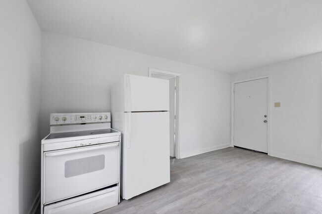 Foto del edificio - 806 E Emily Ave