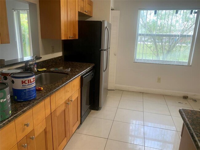 Foto del edificio - 10641 NW 45th St