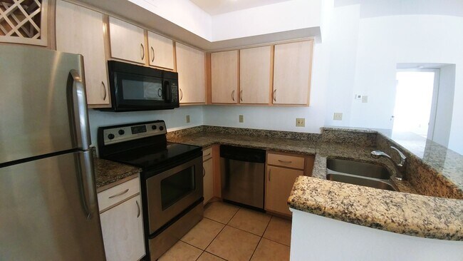 Foto del edificio - 3rd floor 2bed 2 bath on golf course