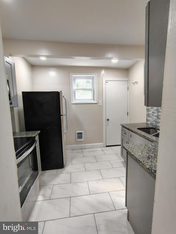 Building Photo - 4363 Wayne Ave