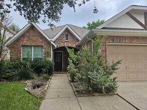 Building Photo - 2401 Eaton Dr
