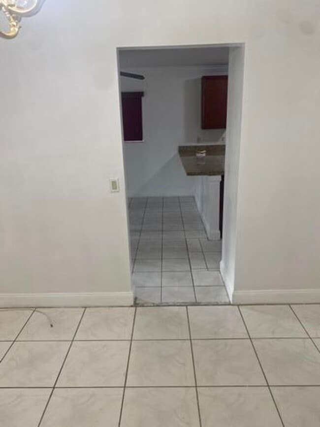 Foto del edificio - 663 White Water Dr