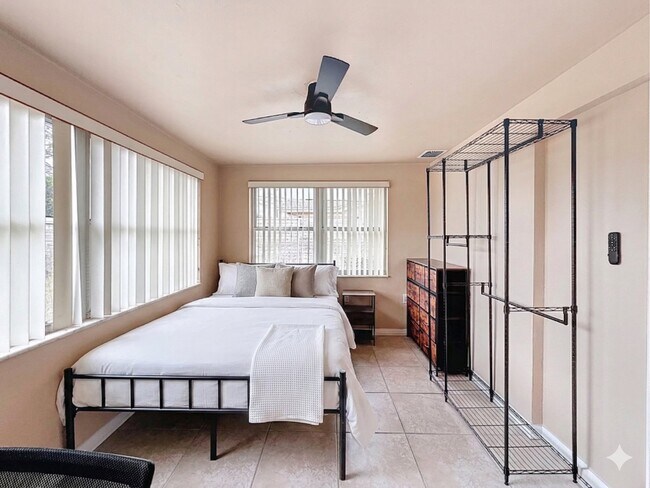 Foto del edificio - 3632 Brompton Dr