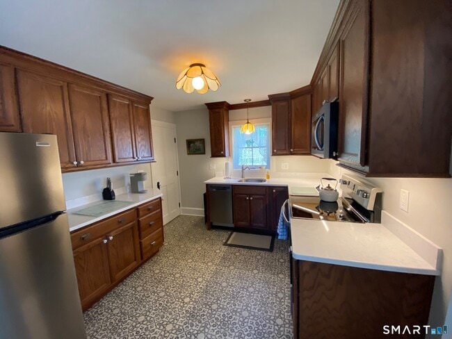 Foto del edificio - 34 Hurlbutt Rd