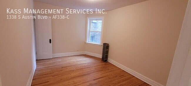Building Photo - Large 1 Bed, Heat included, Modern Kitchen...